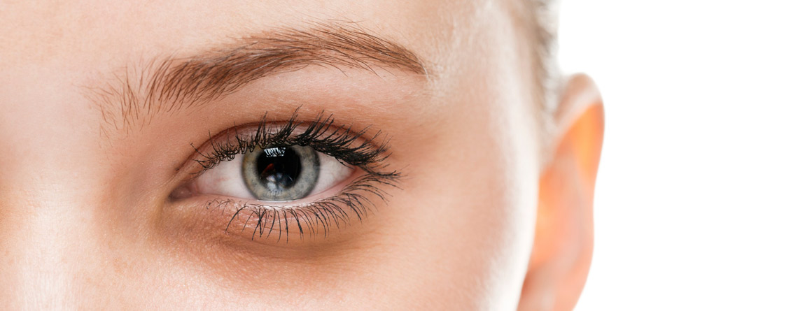 آیا خوابیدن واقعاً به کاهش حلقه‌های تیره دور چشم کمک می‌کند؟ - ترنجان
