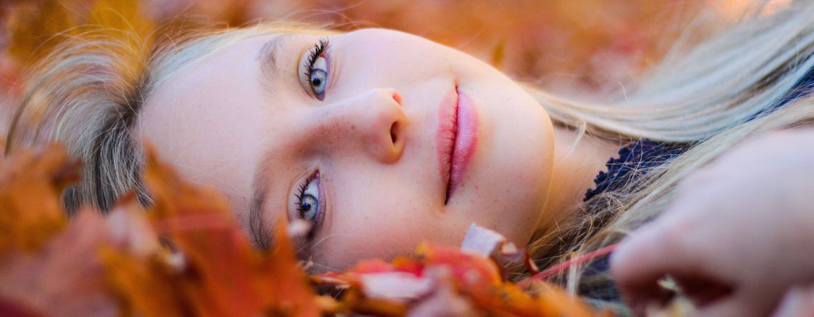 پوست در فصل پاییز - آشنایی با ۱۰ نکته‌ی کلیدی در رابطه با مراقبت از پوست در فصل پاییز - ترنجان